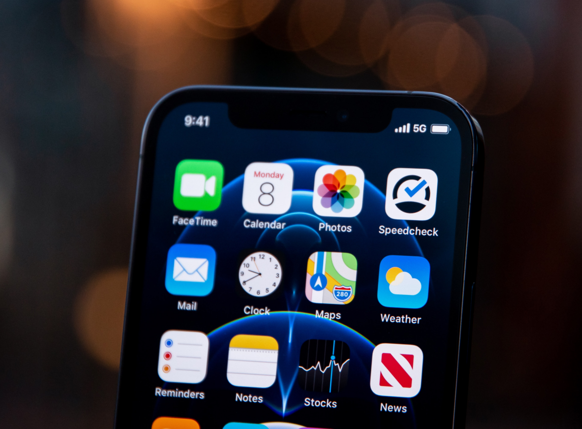 岗巴苹果手机维修分享为什么 iPhone 12 在冬季会自动关机 