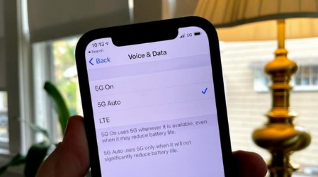 岗巴苹果手机维修分享iPhone 12如何打开或关闭5G网络 