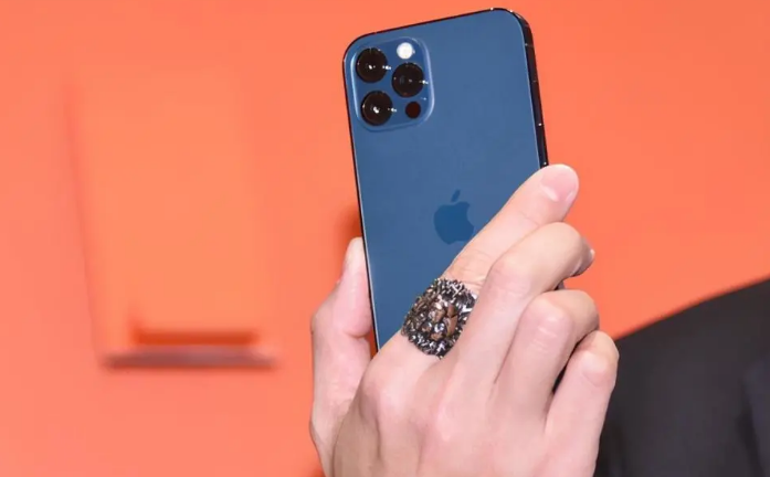 岗巴苹果手机维修分享iPhone12系列重启方法教程 